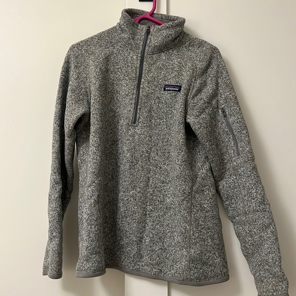 Patagonia fleece. Size large. Hardly worn. Quarter zip.